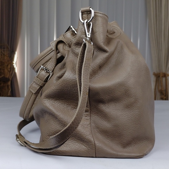 Vera Pelle Leather Handbag. - Picture 4 of 16